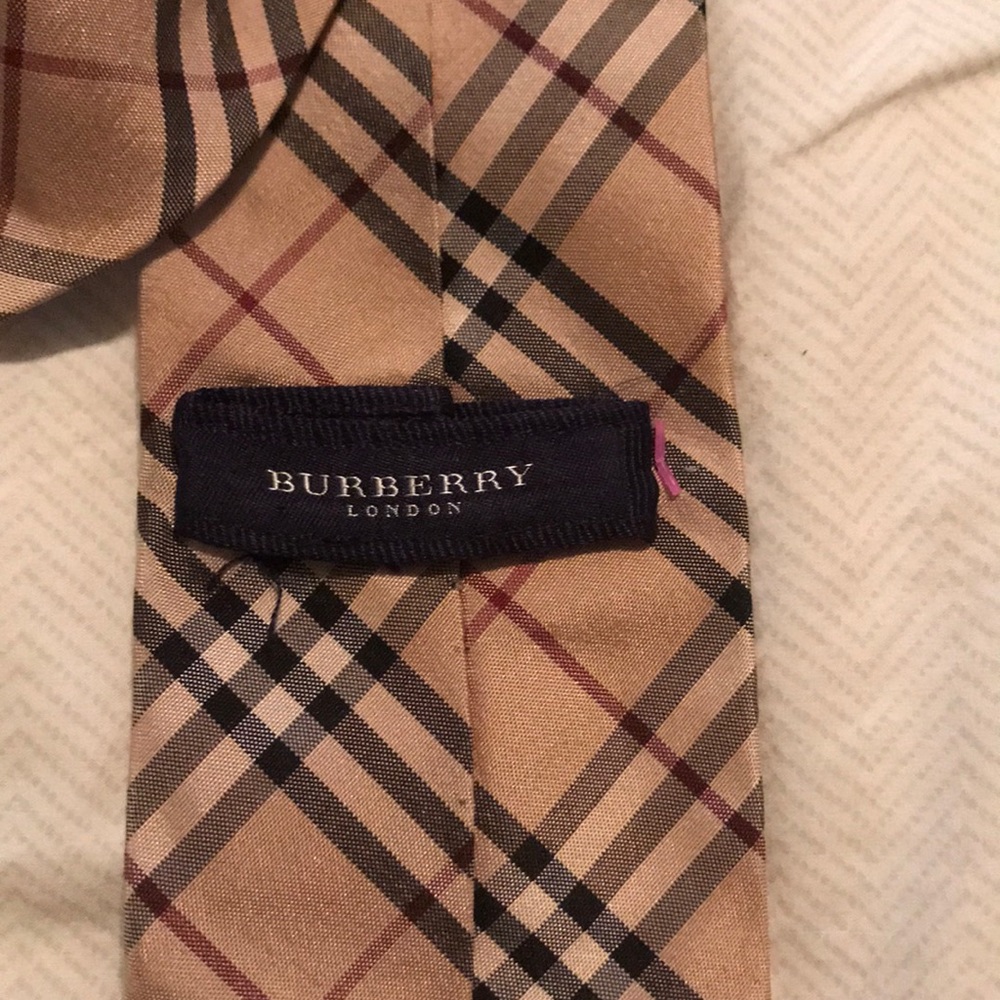 Burberry tie - Picture 2 of 5